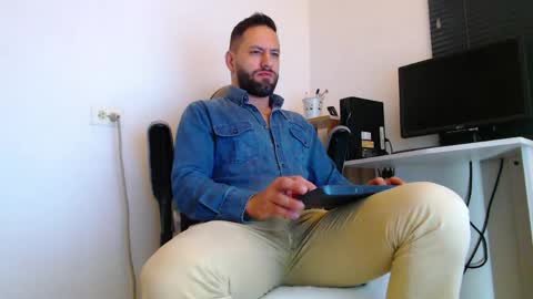 oliver online show from April 9, 2026, 2:00 pm