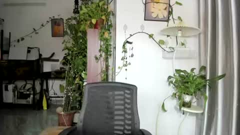 olivernl online show from July 6, 2026, 3:58 am