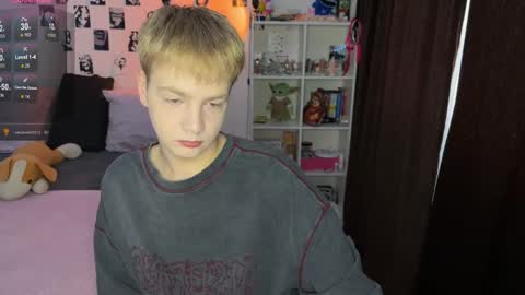 oliver online show from November 15, 2025, 12:02 pm