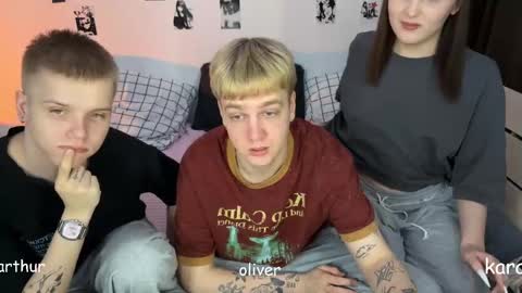 oliver online show from December 22, 2025, 3:47 am