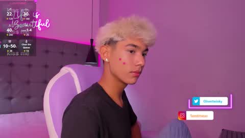 Snapshot of olivertwinky_ chatting on September 26, 2025, 1:59 pm Oliver online show from September 26, 2025, 1:59 pm