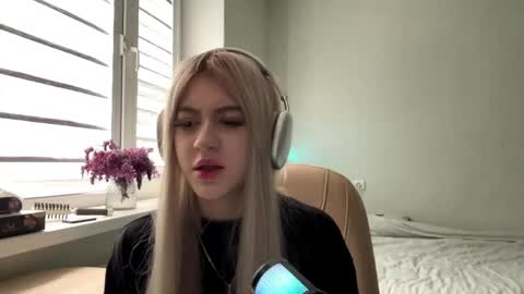 Snapshot of olivesaller chatting on May 11, 2026, 9:59 am olivesaller online show from May 11, 2026, 9:59 am