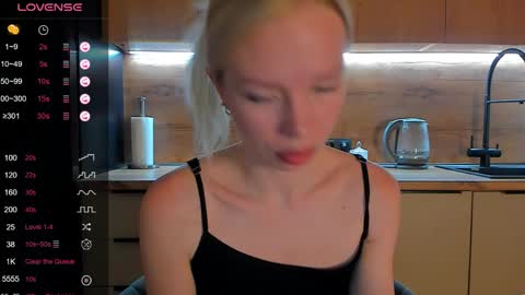 Olivia 3 online show from May 22, 2026, 9:09 pm