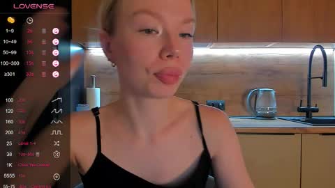 Olivia 3 online show from May 28, 2026, 9:12 pm