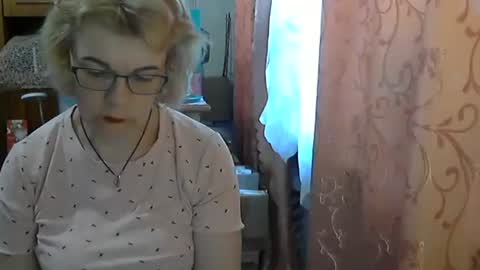 Olivia Mia online show from May 8, 2026, 8:41 am