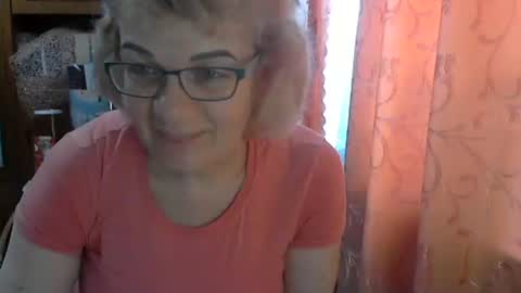 Olivia Mia online show from May 20, 2026, 10:21 am