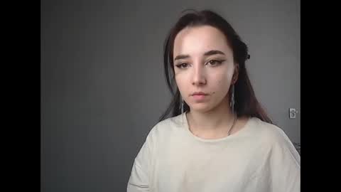 Olivia online show from March 4, 2025, 1:06 pm