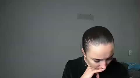 Olivia online show from October 13, 2025, 8:36 am