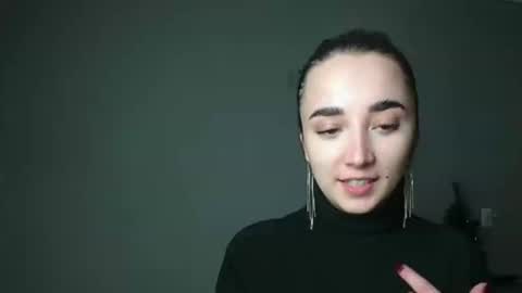 Snapshot of olivia_oliv chatting on February 2, 2026, 5:44 pm Olivia online show from February 2, 2026, 5:44 pm