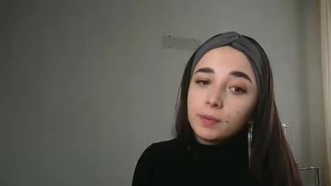 Snapshot of olivia_oliv chatting on February 14, 2026, 10:45 am Olivia online show from February 14, 2026, 10:45 am