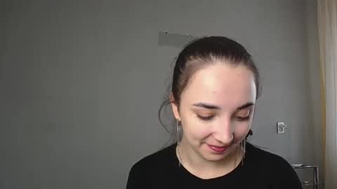 Olivia online show from April 18, 2026, 11:36 am