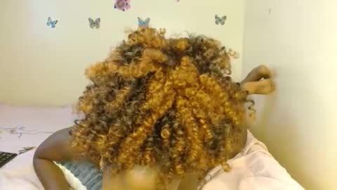 Snapshot of olivia_roxxyy chatting on March 27, 2026, 9:32 am olivia online show from March 27, 2026, 9:32 am