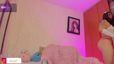 olivia_s19 online show from March 14, 2026, 4:18 am