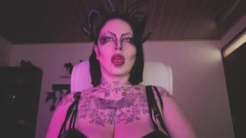   online show from November 4, 2025, 12:48 pm