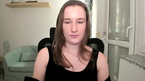 Snapshot of oliviaaa2003 chatting on December 29, 2024, 11:18 pm Oliwiaa2004 online show from December 29, 2024, 11:18 pm