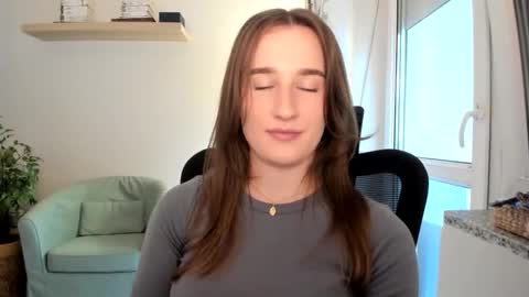 Snapshot of oliviaaa2003 chatting on September 9, 2025, 12:48 pm Oliwiaa2004 online show from September 9, 2025, 12:48 pm