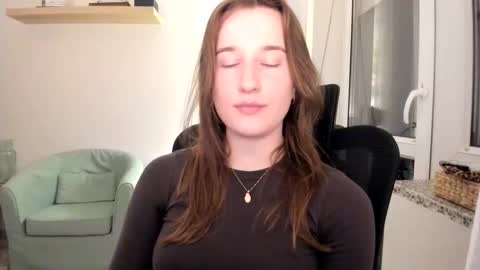 Snapshot of oliviaaa2003 chatting on September 14, 2025, 4:39 pm Oliwiaa2004 online show from September 14, 2025, 4:39 pm