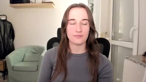 Snapshot of oliviaaa2003 chatting on November 23, 2025, 10:42 pm Oliwiaa2004 online show from November 23, 2025, 10:42 pm