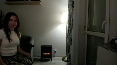 Snapshot of oliviaaa2003 chatting on December 15, 2025, 6:56 pm Oliwiaa2004 online show from December 15, 2025, 6:56 pm