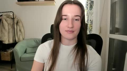 Snapshot of oliviaaa2003 chatting on February 24, 2026, 5:00 pm Oliwiaa2004 online show from February 24, 2026, 5:00 pm