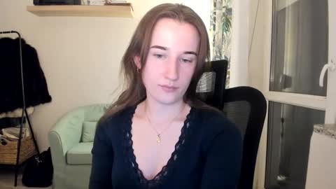 Snapshot of oliviaaa2003 chatting on May 2, 2026, 6:35 pm Oliwiaa2004 online show from May 2, 2026, 6:35 pm