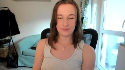 Snapshot of oliviaaa2003 chatting on July 15, 2026, 5:40 pm Oliwiaa2004 online show from July 15, 2026, 5:40 pm