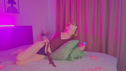 oliviaapink online show from June 2, 2026, 1:46 pm