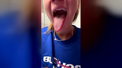 Snapshot of oliviaaraee chatting on January 10, 2026, 5:26 pm oliviaaraee online show from January 10, 2026, 5:26 pm