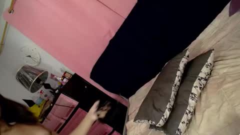 OLIVIA online show from December 5, 2025, 9:00 pm