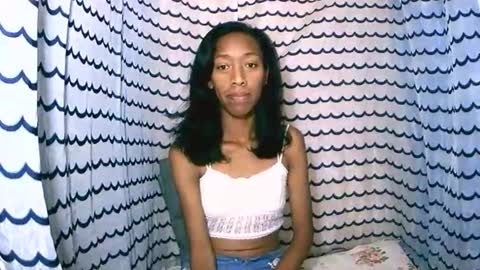 Snapshot of oliviah27 chatting on October 28, 2025, 7:49 pm oliviah27 online show from October 28, 2025, 7:49 pm