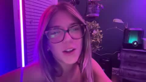 Olivia online show from January 31, 2025, 4:36 am