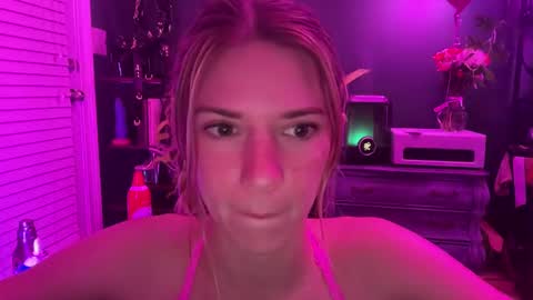 Olivia online show from February 15, 2025, 1:42 am