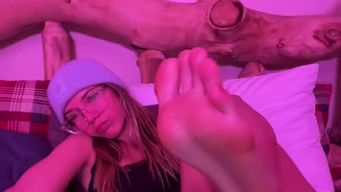 Olivia online show from February 25, 2025, 3:20 am