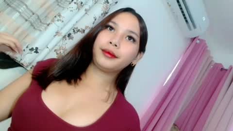 oliviahutton online show from June 19, 2026, 5:56 am