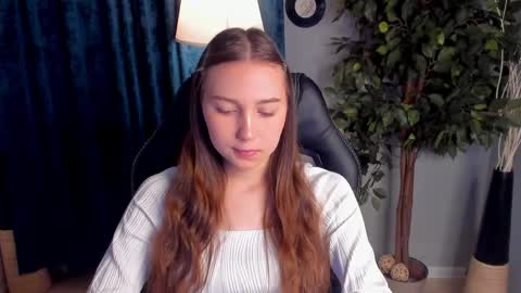 olivialangs online show from March 30, 2026, 11:11 am