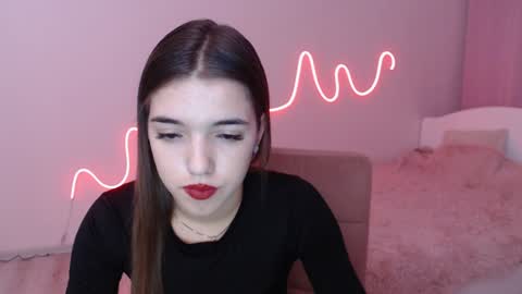 Snapshot of olivialimm chatting on December 8, 2024, 6:28 pm Olivia online show from December 8, 2024, 6:28 pm