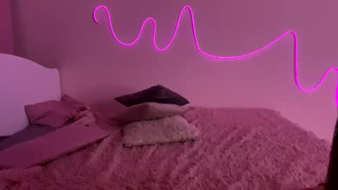 Snapshot of olivialimm chatting on December 12, 2024, 5:37 pm Olivia online show from December 12, 2024, 5:37 pm