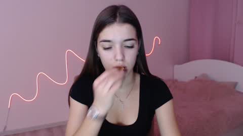 Snapshot of olivialimm chatting on December 17, 2024, 5:58 pm Olivia online show from December 17, 2024, 5:58 pm