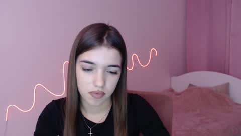 Snapshot of olivialimm chatting on December 18, 2024, 6:25 pm Olivia online show from December 18, 2024, 6:25 pm