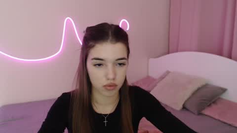 Snapshot of olivialimm chatting on December 19, 2024, 10:32 pm Olivia online show from December 19, 2024, 10:32 pm