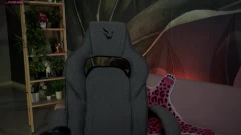 Liv online show from October 8, 2025, 1:03 am