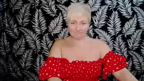 Snapshot of oliviaoskar_ chatting on December 15, 2024, 2:48 pm Kelly online show from December 15, 2024, 2:48 pm