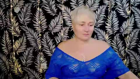 Snapshot of oliviaoskar_ chatting on December 31, 2024, 12:15 pm Kelly online show from December 31, 2024, 12:15 pm