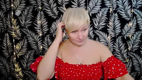 Snapshot of oliviaoskar_ chatting on January 5, 2025, 12:10 pm Kelly online show from January 5, 2025, 12:10 pm