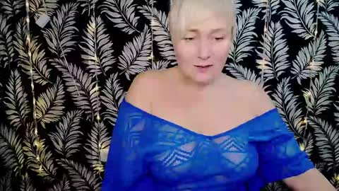 Snapshot of oliviaoskar_ chatting on January 6, 2025, 3:19 pm Kelly online show from January 6, 2025, 3:19 pm