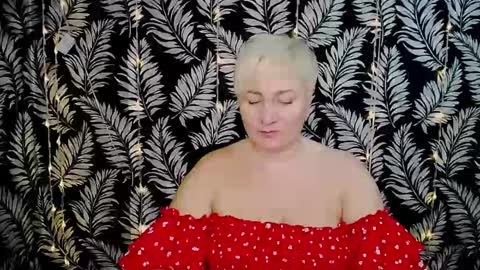 Snapshot of oliviaoskar_ chatting on January 31, 2025, 12:18 pm Kelly online show from January 31, 2025, 12:18 pm