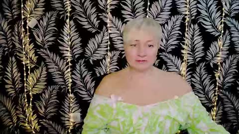 Snapshot of oliviaoskar_ chatting on February 3, 2025, 11:53 am Kelly online show from February 3, 2025, 11:53 am