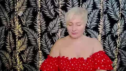 Snapshot of oliviaoskar_ chatting on February 8, 2025, 12:06 pm Kelly online show from February 8, 2025, 12:06 pm