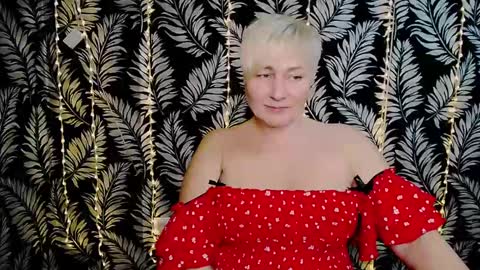Snapshot of oliviaoskar_ chatting on February 9, 2025, 3:23 pm Kelly online show from February 9, 2025, 3:23 pm