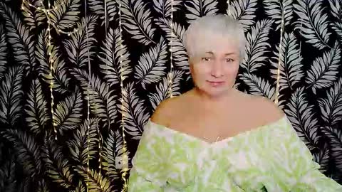 Snapshot of oliviaoskar_ chatting on October 26, 2025, 12:22 pm Kelly online show from October 26, 2025, 12:22 pm